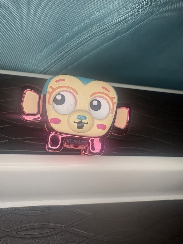 Little Live Pets Squirkies Fidget Pets Cheeky Pop Monkey Metallic Pink Blue