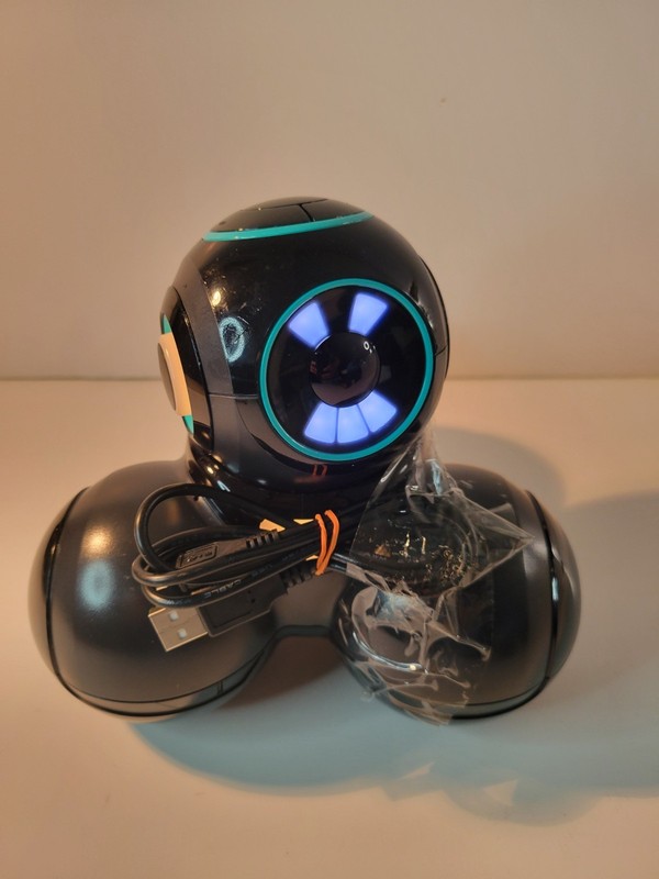Wonder Workshop CUE Coding Cleverbot QU01