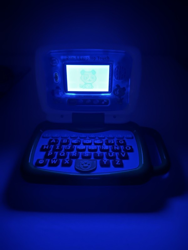 LeapFrog 2-in-1 LeapTop Touch (80-600900) Used tested Working gallery