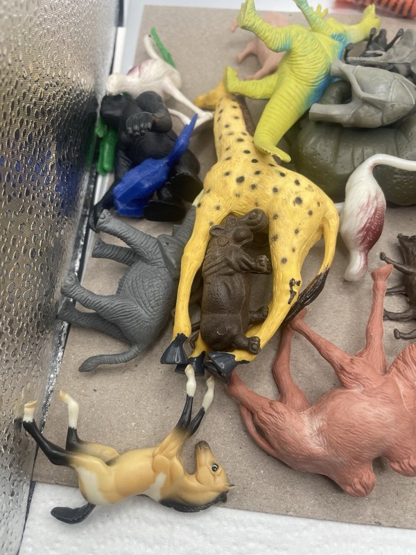 Lot Of Vintage Play Animals, Shark, Orca, Pigs, Birds And Others. 35 Pieces gallery