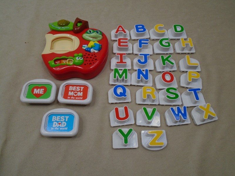 LeapFrog Tad’s Fridge Phonics Alphabet Magnetic Set Electronic Toy 26 Tiles