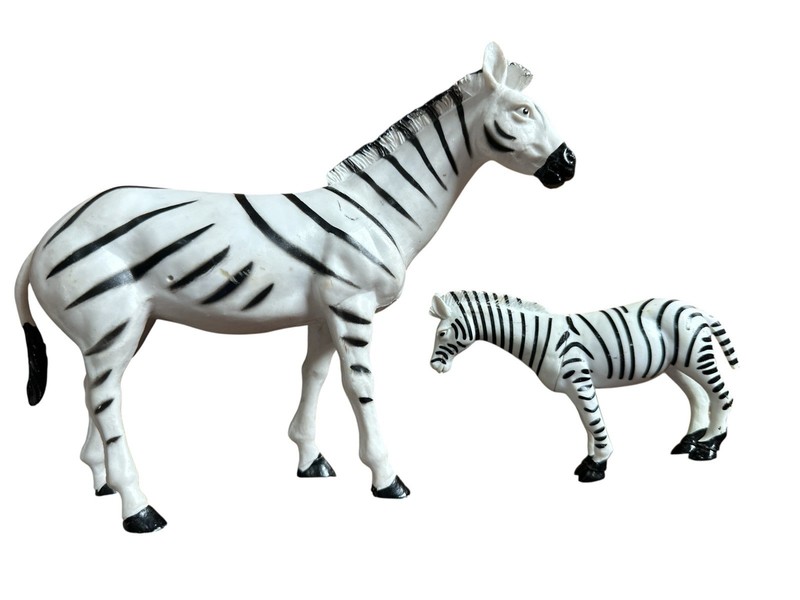 Lot of 9 Plastic Zoo African Safari Jungle Animal Figures Toy Misc Brands gallery