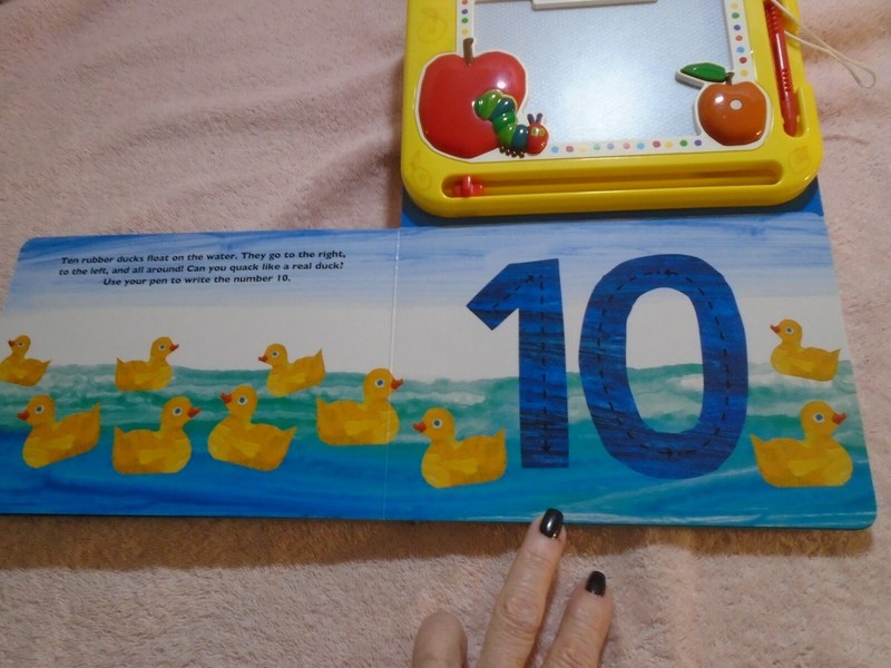 The World of Eric Carle Learn to Count 22 Page Magnetic Drawing Kit gallery