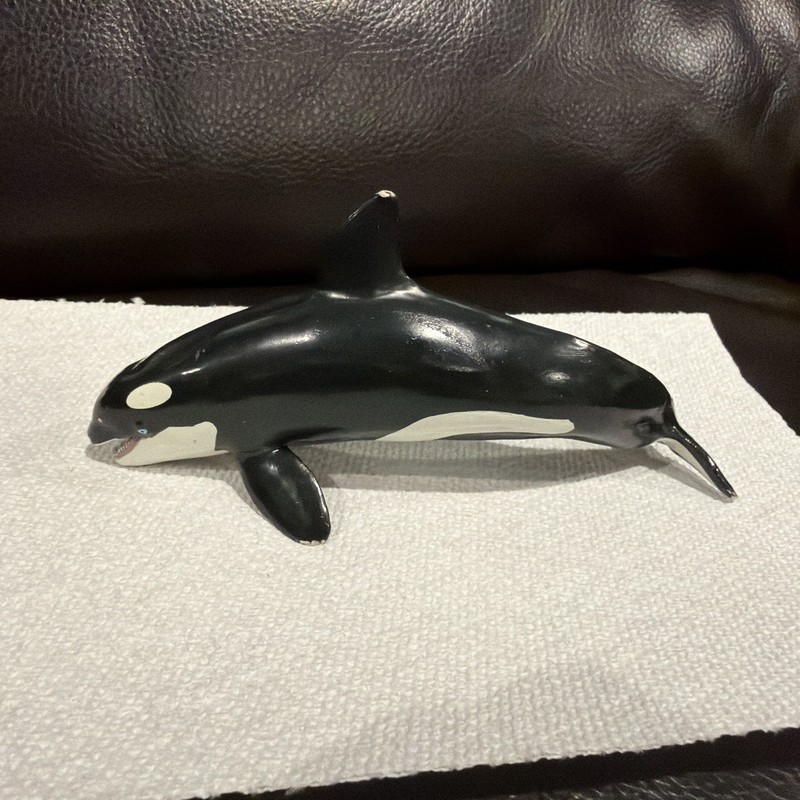 Vintage 1991 Monterey Bay Aquarium Killer Whale Safari Ltd Figure 6.75″ Length