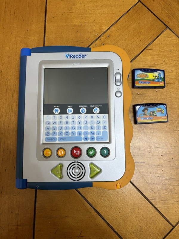 Vtech V.Reader Interactive E-reading System Bundle 2 Games V.Reader