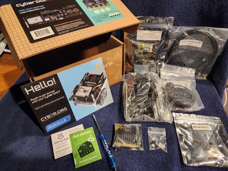 CYBER BOT Robot Kit 32700 NIB Python Micro Bit Parallax Inc Cyber Innovation NEW