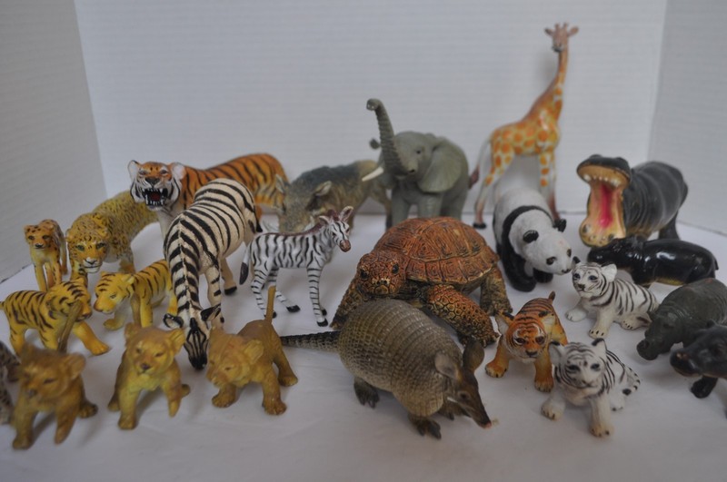 AAA Mixed Lot of Animals Toy Figures