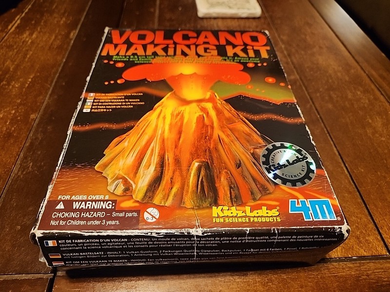 Volcano Making Kits 4M Kidz Labs, Ages 8+, New in Box,STEM Project V
