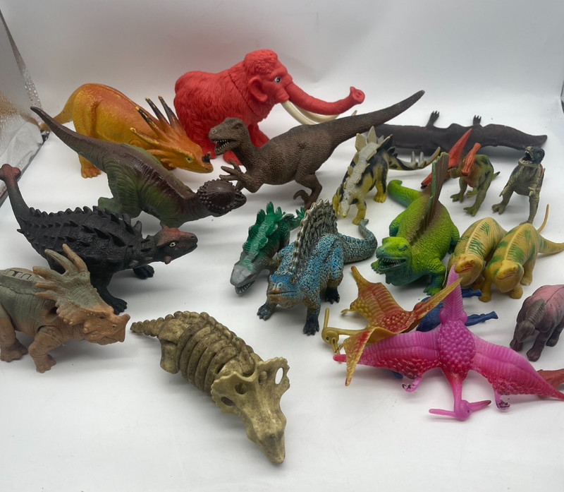 Dinosaur Mixed Toy Lot Miniature Plastic Figures 4″ – 9″ Lot of 20 Free Shipping
