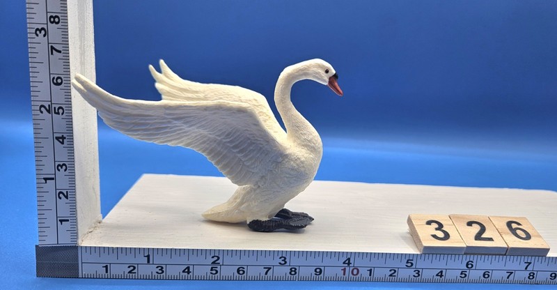 White Figure of Swans Toy Child Gift Plastic Figura Cisne Blanco Juguete Niño gallery