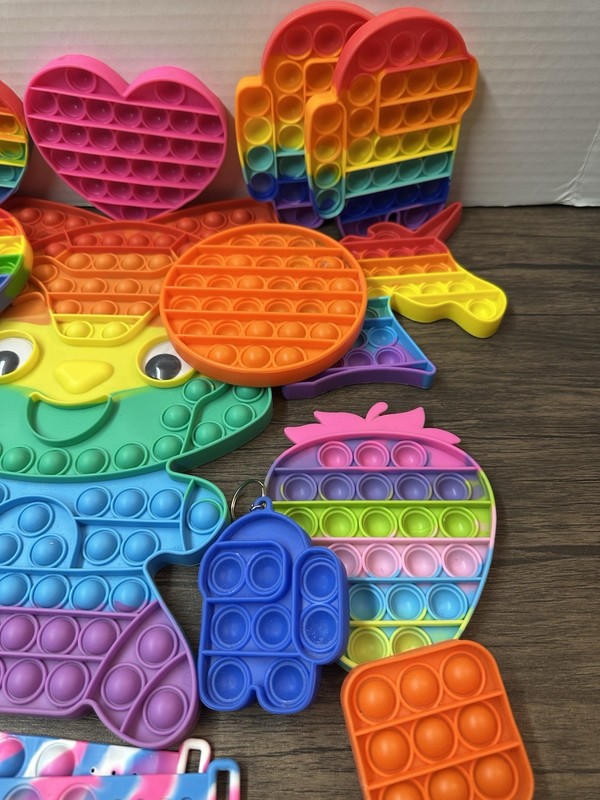 LARGE LOT of BIG POP ITS POP BUBBLES POPPERS No Cracks/Damage gallery