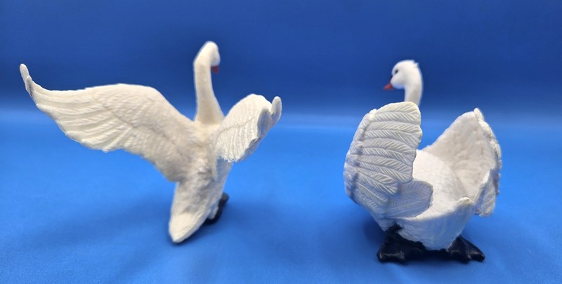White Figure of Swans Toy Child Gift Plastic Figura Cisne Blanco Juguete Niño gallery