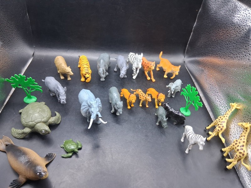 Wild Animal Toy Figure Lot of 23 Tiger, Wolf, Zebra, Rhino, Trees, Elephant, Sea