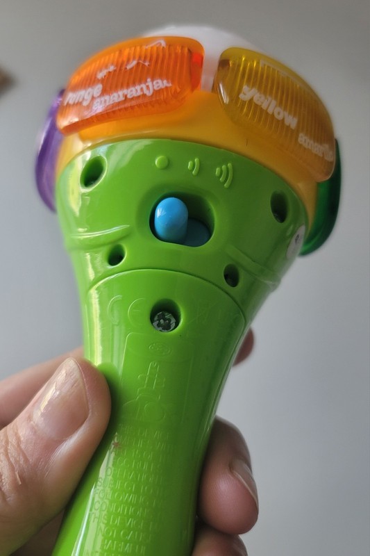 Leap Frog Learn & Groove Maraca Shakin Colors English & Spanish Fun gallery
