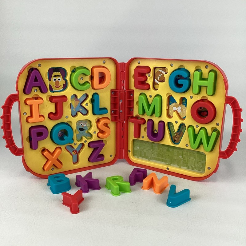 Sesame Street Elmo On The Go Letters Take Along Case Alphabet Learning Toy 2014 gallery
