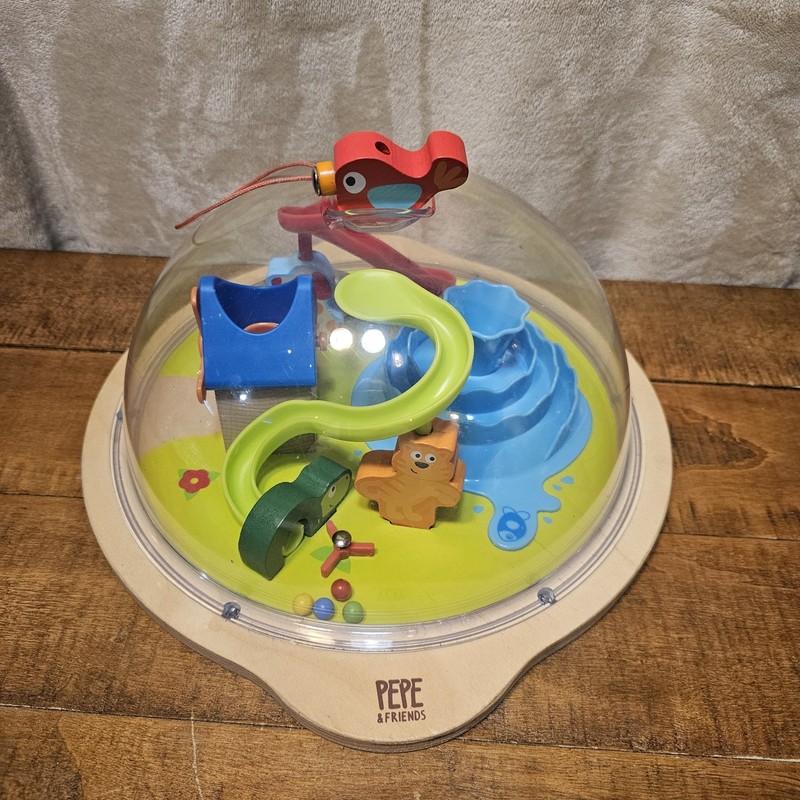 Hape PEPE & FRIENDS Kids Toddler 3D Wooden Sunny Valley Adventure Dome Toy E0458