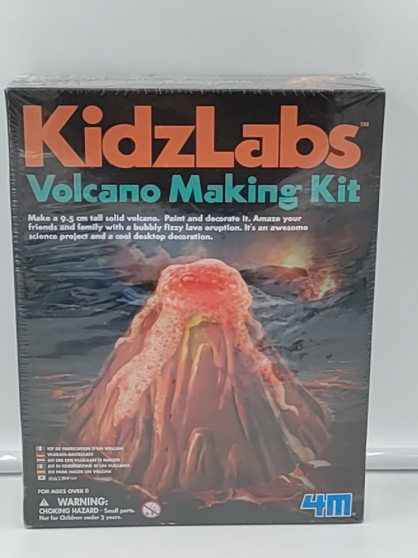 Volcano Making Kit, Kidz Labs 4M, NEW! SEALED Paint, Decorate and Erupt