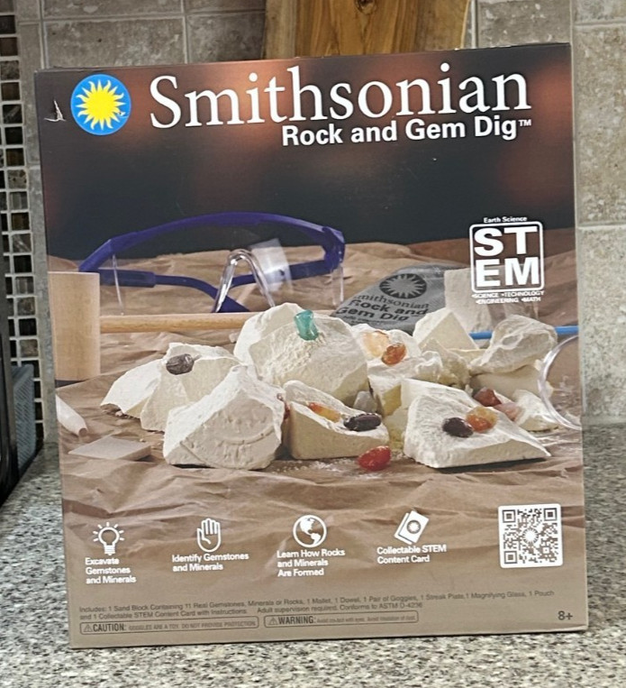 Smithsonian~Rock and Gem~Dig~STEM~Gemstones & Mineral Discovery Kit~NEW