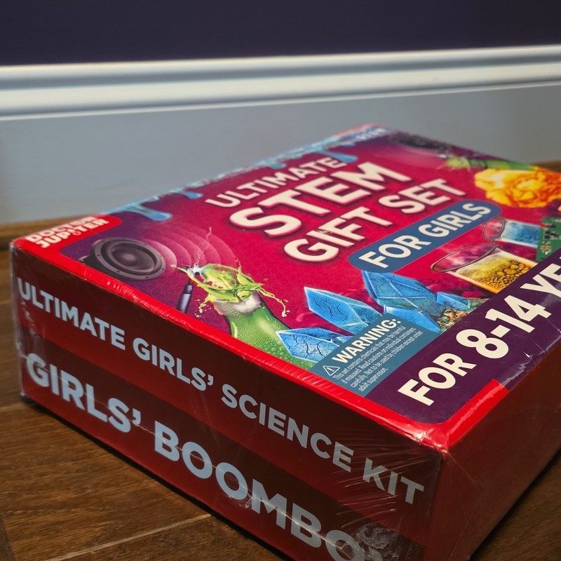 Doctor Jupiter Ultimate STEM Gift Set Girls 8-14, 135+ Experiments, Boombox gallery