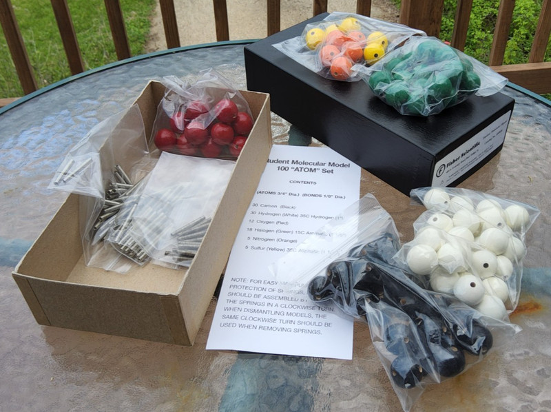 VTG STUDENT MOLECULAR MODEL 100 ATOM SET Fisher NIB Wood Atoms. HS Science, STEM