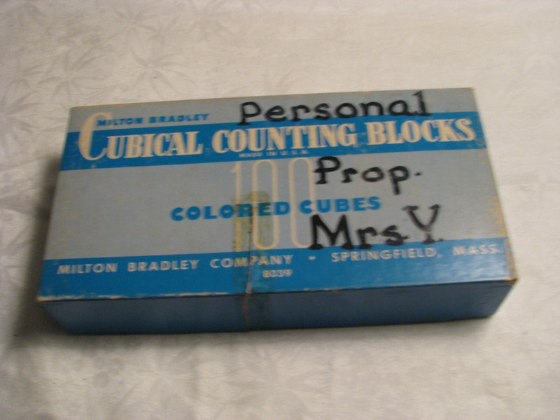 VTG Boxed Milton Bradley 100 Colorful Wooden Cubical Counting Blocks #8039