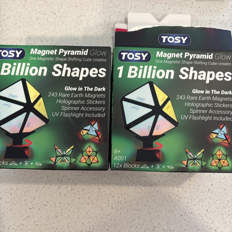 TOSY Magnet Pyramid Glow 1 Cube Transforms 1 Billion Shapes UV – A001