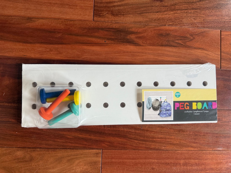 Horizon Group Peg Board Primary Colors 4 Pegs Kids Room FREE SHIPPING