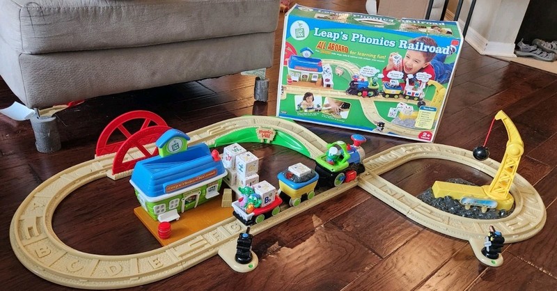 LeapFrog Leap’s Phonics Railroad Train Set – 100% COMPLETE W/ BOX + BONUS!