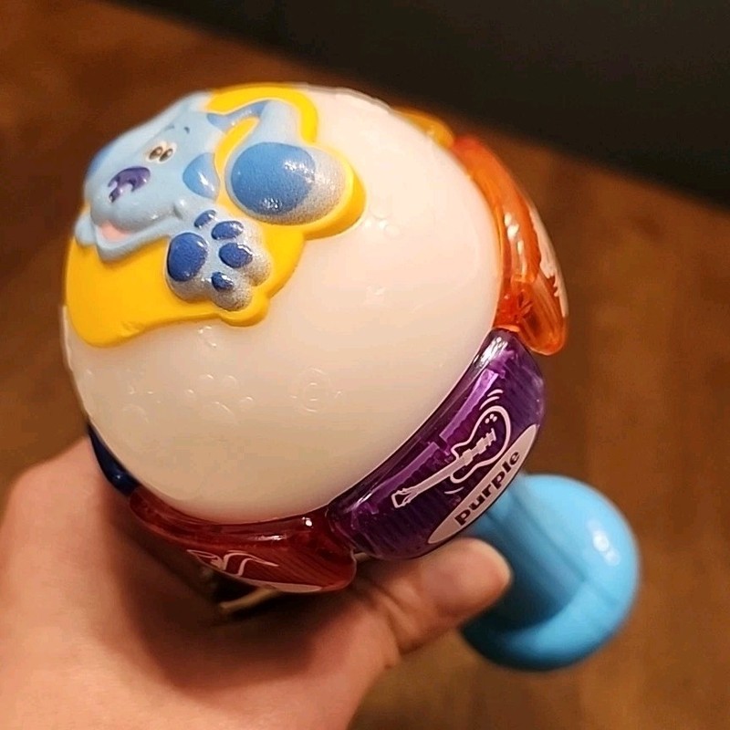 LeapFrog Blue’s Clues and You Play and Learn Maracas Shake Groove Colors