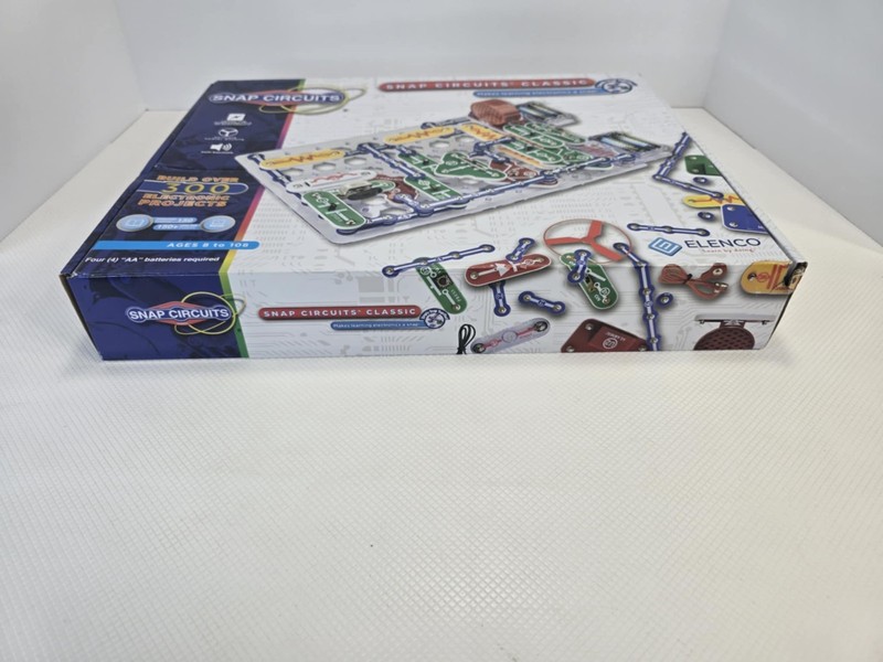 Snap Circuits Classic – 300+ Electronic Projects In Box! Unused gallery