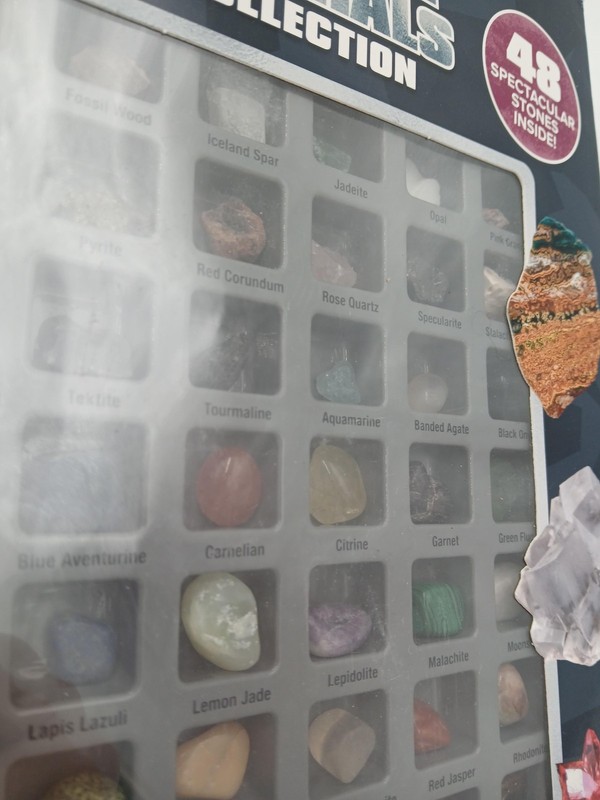 Scholastic Ultimate Rocks & Minerals Collection Kit 48 Stone Samples Box Wear gallery