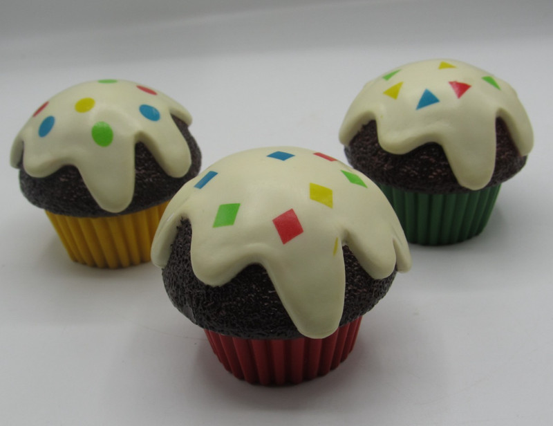 Discontinued Melissa & Doug Learning Resources Shape Sorting Cupcakes with Pan gallery