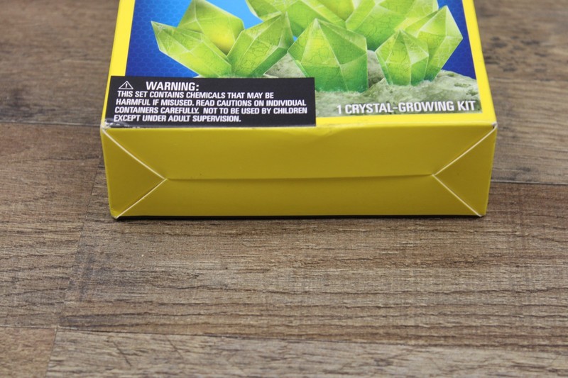 National Geographic Glow-in-the-Dark Crystal Lab Crystal Grow Kit New gallery