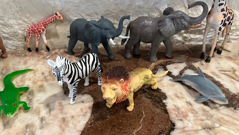 Lot Of 20 Large Plastic Toy Animals Sharks Zoo Annals Bugs Etc! gallery