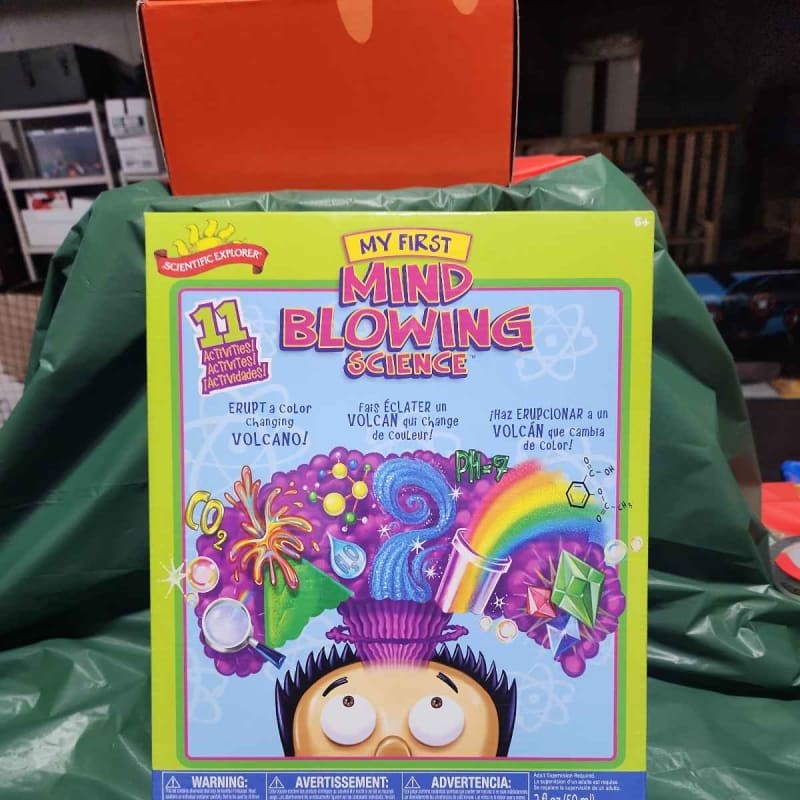 Scientific Explorer Mind Blowing Science Kit 11 Activities Ages 6+