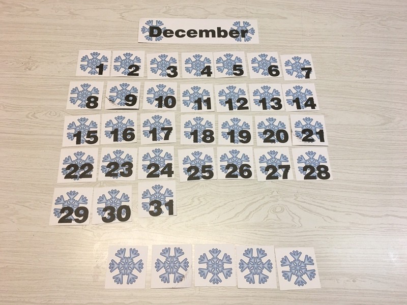 Snowflake Theme December – 31 Laminated Calendar Squares + Blank Cards