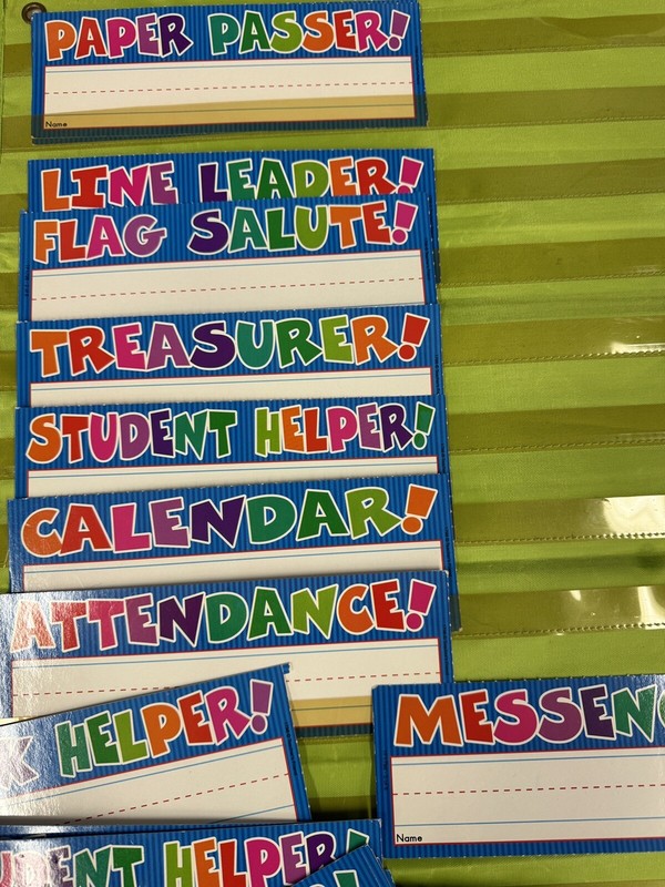 CLASS HELPERS jobs Green Pocket Chart 16×25 School – 30 Dry Erase Cards