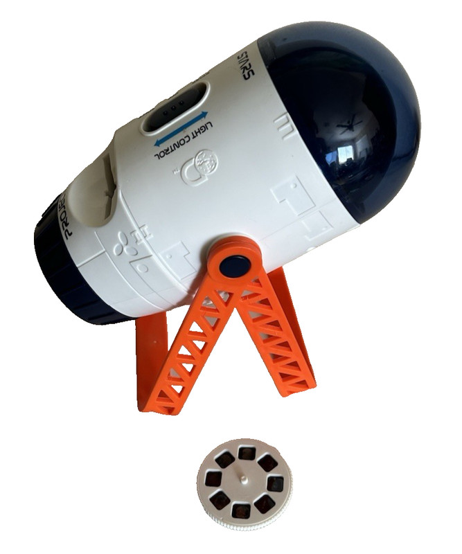 Discovery Star Planetarium Stars Light Up Ceiling with 1 Disc works great