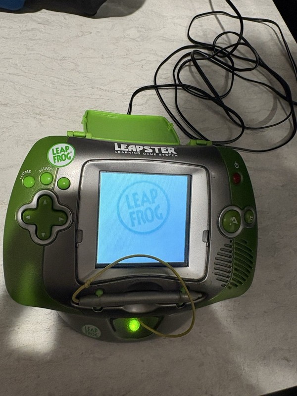 LeapFrog Leapster L-Max Bundle - Backpack, 5 Games, 9V Adapter - READ DESC! gallery