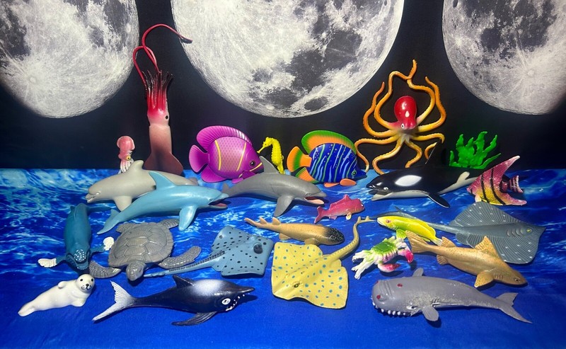 Mixed Lot 25 Modern Vintage Figures Ocean Animals Sealife Creatures Fish Toys