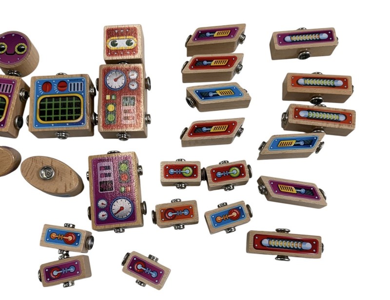 Lakeshore Snap-Bots Create Robots 36 PCS Lot Wooden Builders Snap Bots Complete