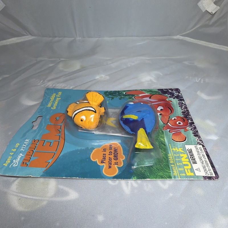 2004 Rare Finding Nemo Incredible Growing Fish- Put in Water, New and Sealed gallery