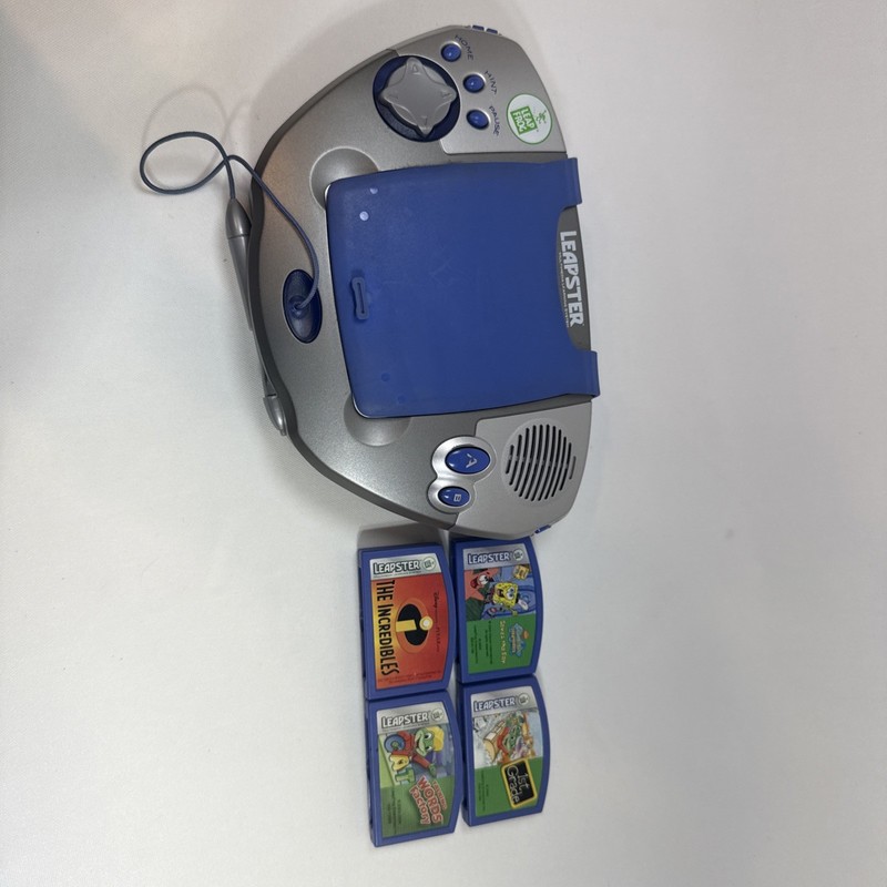 LeapFrog Leapster Multimedia Learning Game System no charger includes 4 games