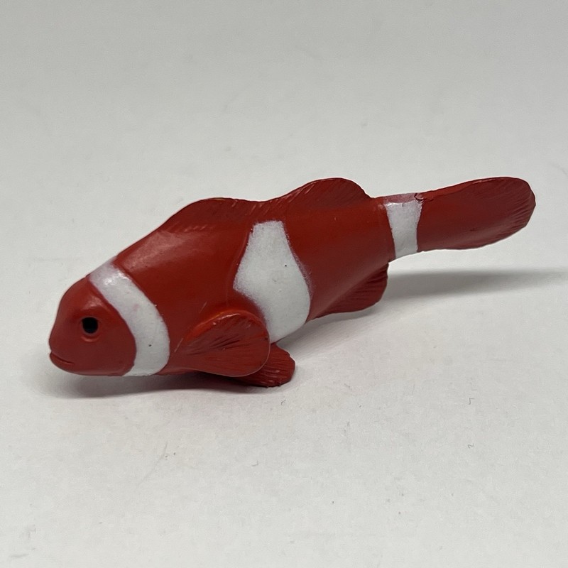 Safari Ltd. Lot of 3 Coral Clown Fish Scuba Diver Figurines Sea Life Figures A8 gallery