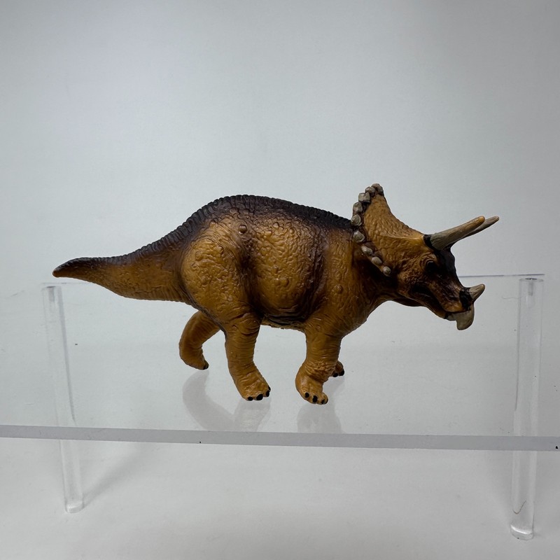 Safari Ltd Triceratops Figure Carnegie Brown Prehistoric Dinosaur Animal 7" 1988 gallery