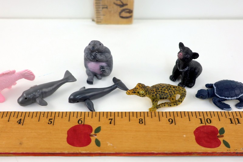 Lot of 8 Yowie Animal Figures - Echinda,Frogfish,Black Bear Cub,Cuban Crocodile gallery