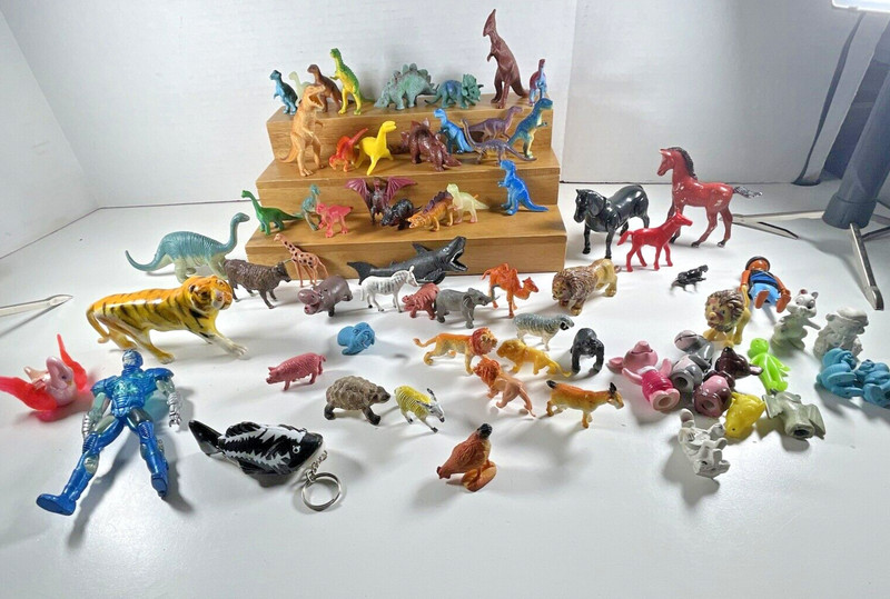 Estate TOY BOX LOT of 65 Miniature Toy Plastic Animal, Dinos + Figures