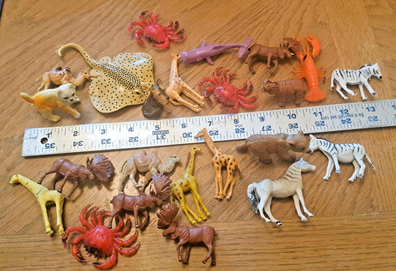 Lot 23 Toy Plastic Animal Figures New & Old Zoo/Water Animals Assorted Sizes gallery