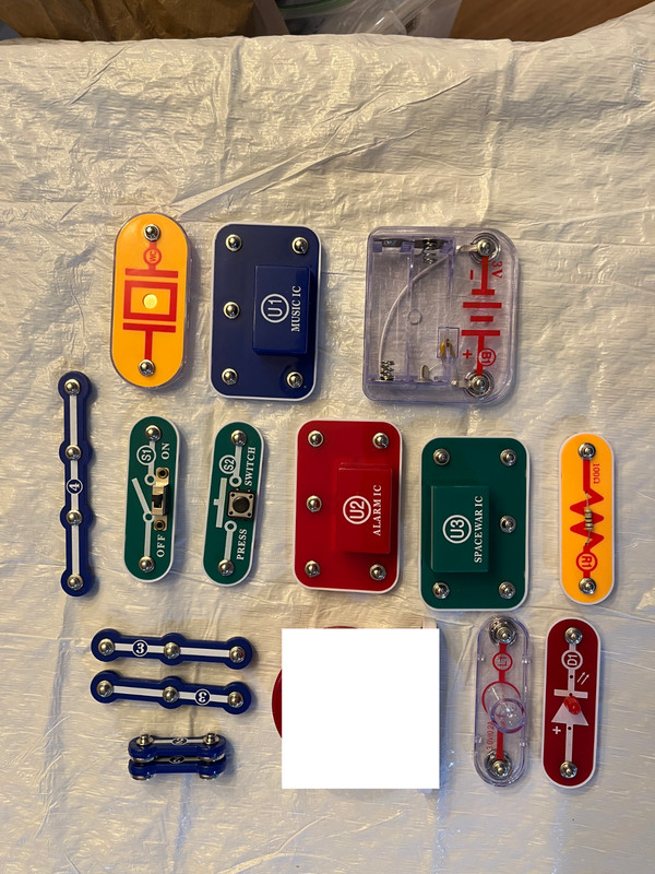 Lot Of Elenco Electronic Snap Circuits Parts Battery Pack IC’s and more