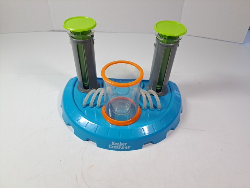 Beaker Creatures Liquid Reactor Super Lab – INCOMPLETE SET. SEE PHOTOS